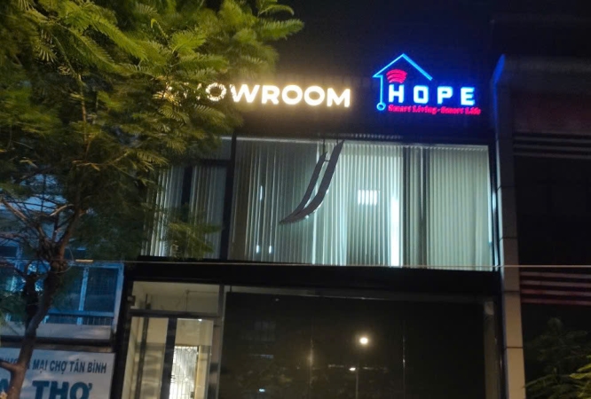 Tổng vệ sinh showroom HOPE